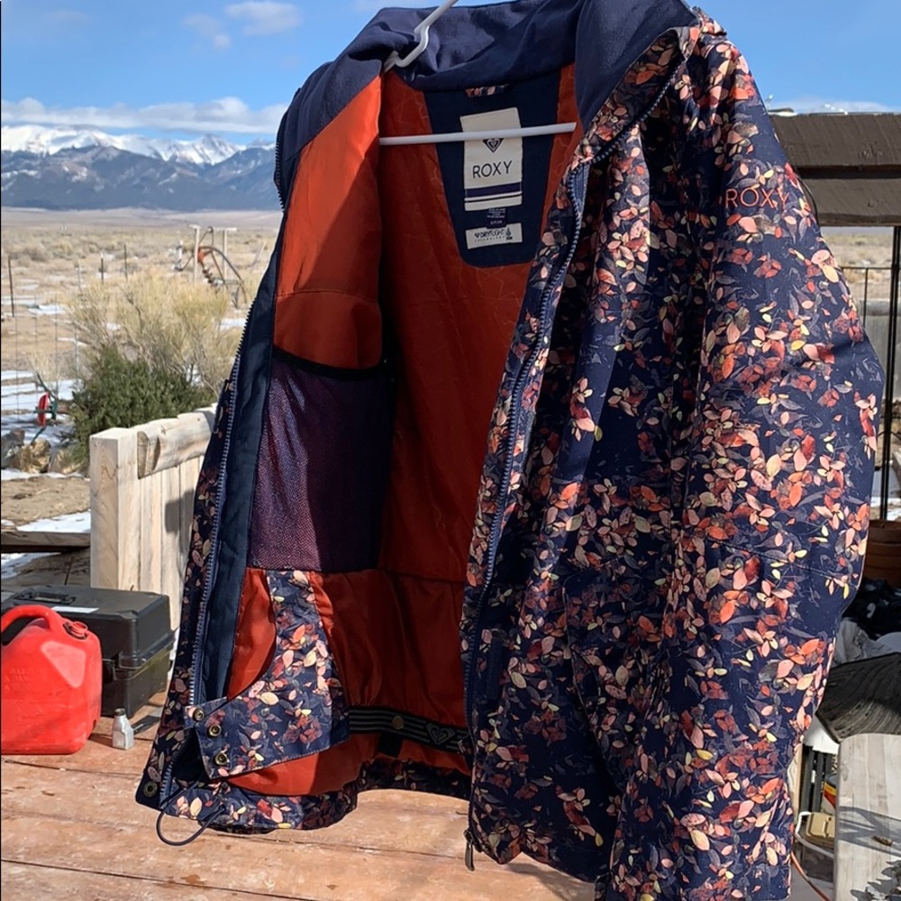 Roxy Navy Floral Ski Jacket with Multicolor Print - Picture 5 of 7